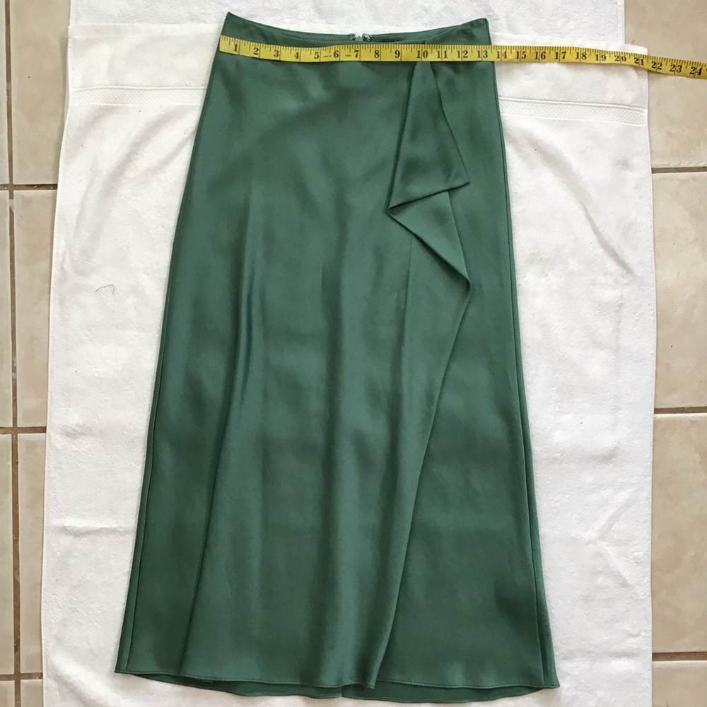 NWT- SIMKHAI Elegant Green Silky Midi Skirt Size 0 - Picture 7 of 9
